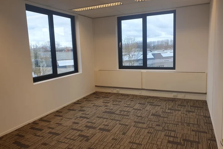 Bedrijfsruimte Essebaan 17-21, Capelle aan den IJssel