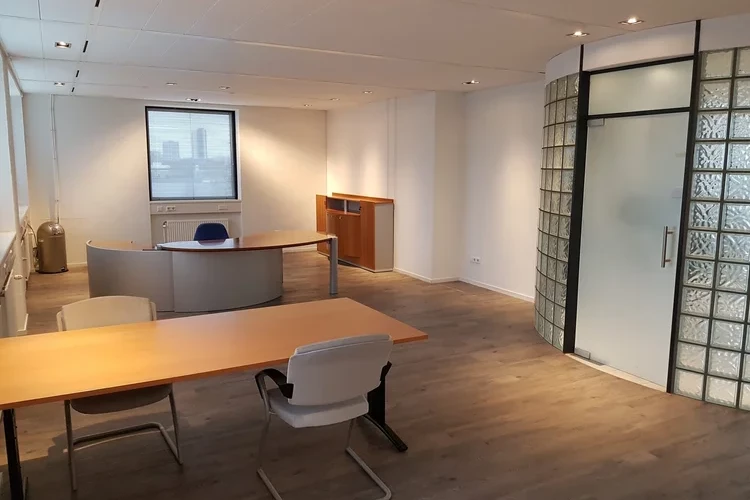 Bedrijfsruimte Ligusterbaan 1, Capelle aan den IJssel