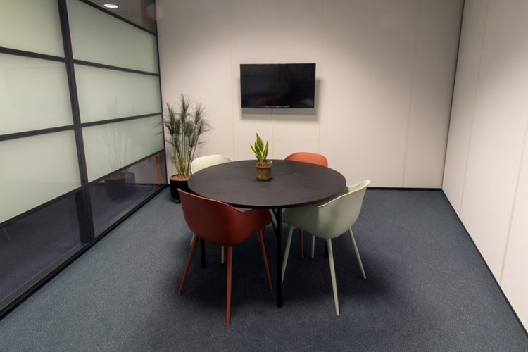 Bedrijfsruimte Roda J.C. Ring 99, Kerkrade